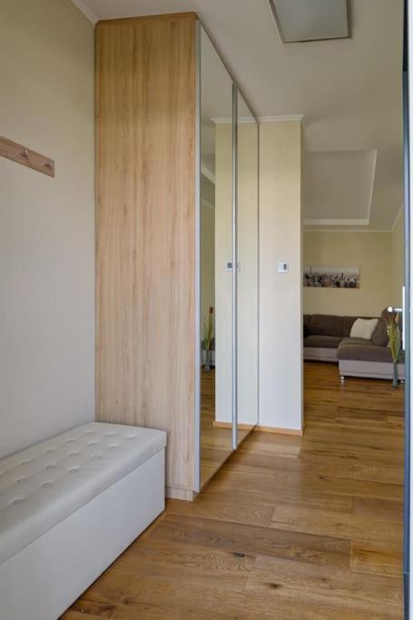 Abg House Ecser Экстерьер фото